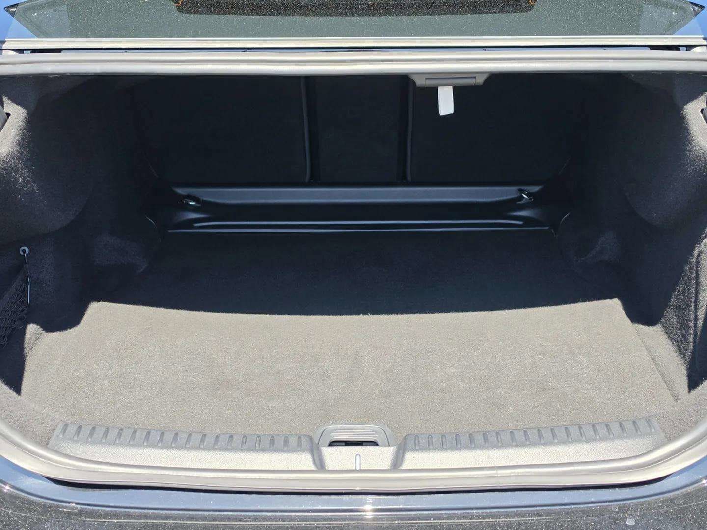 2025 Mercedes-Benz E-Class E350 - Photo 33