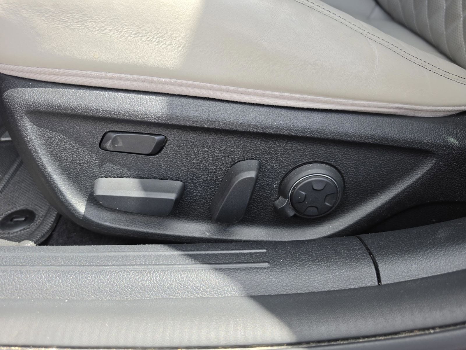 2022 GENESIS G70 Standard - Photo 22