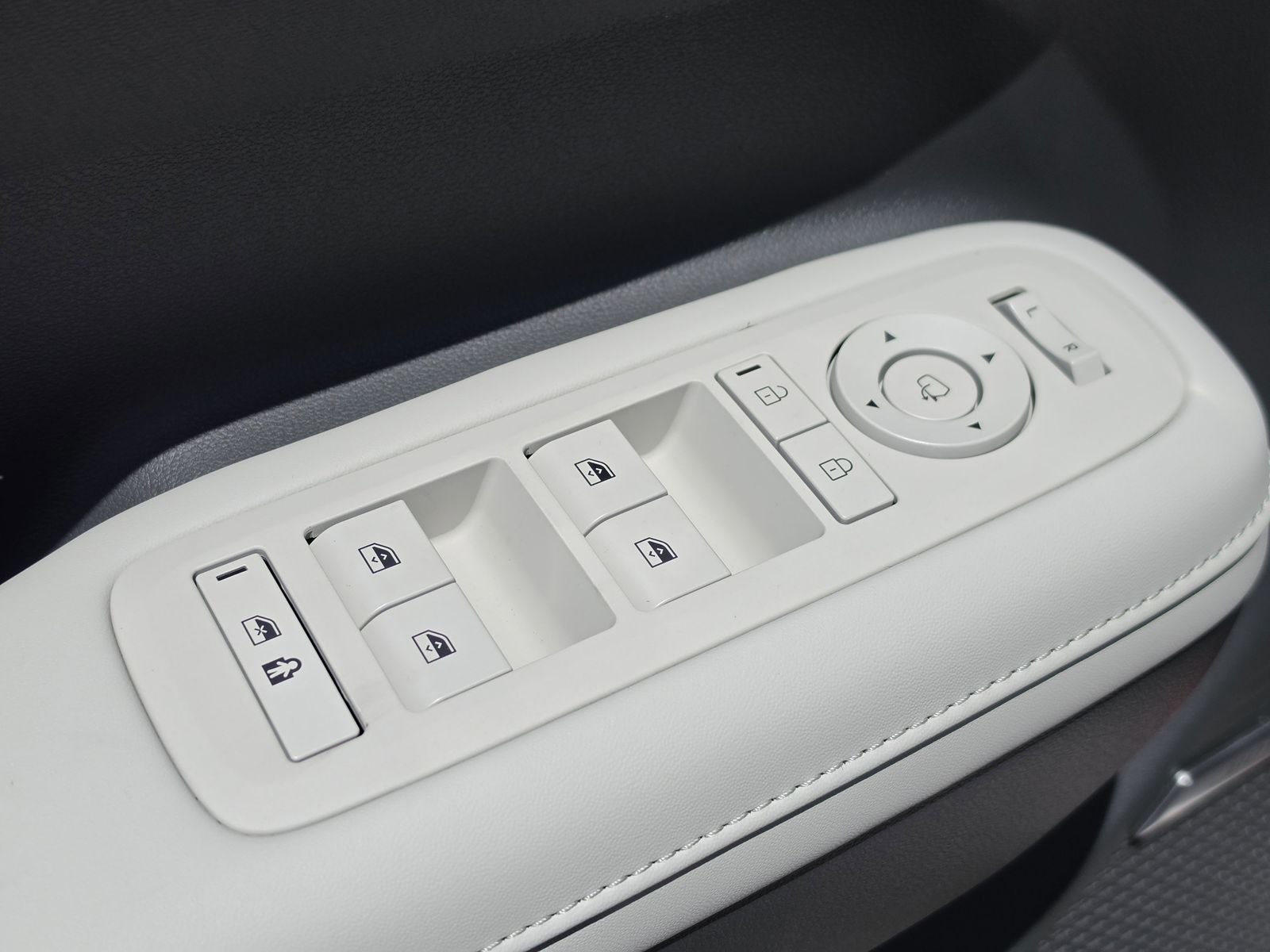 2026 Hyundai Santa Fe Calligraphy - Photo 23