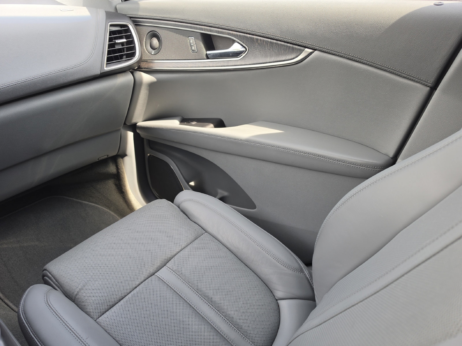 2019 Lincoln Nautilus Reserve - Photo 18