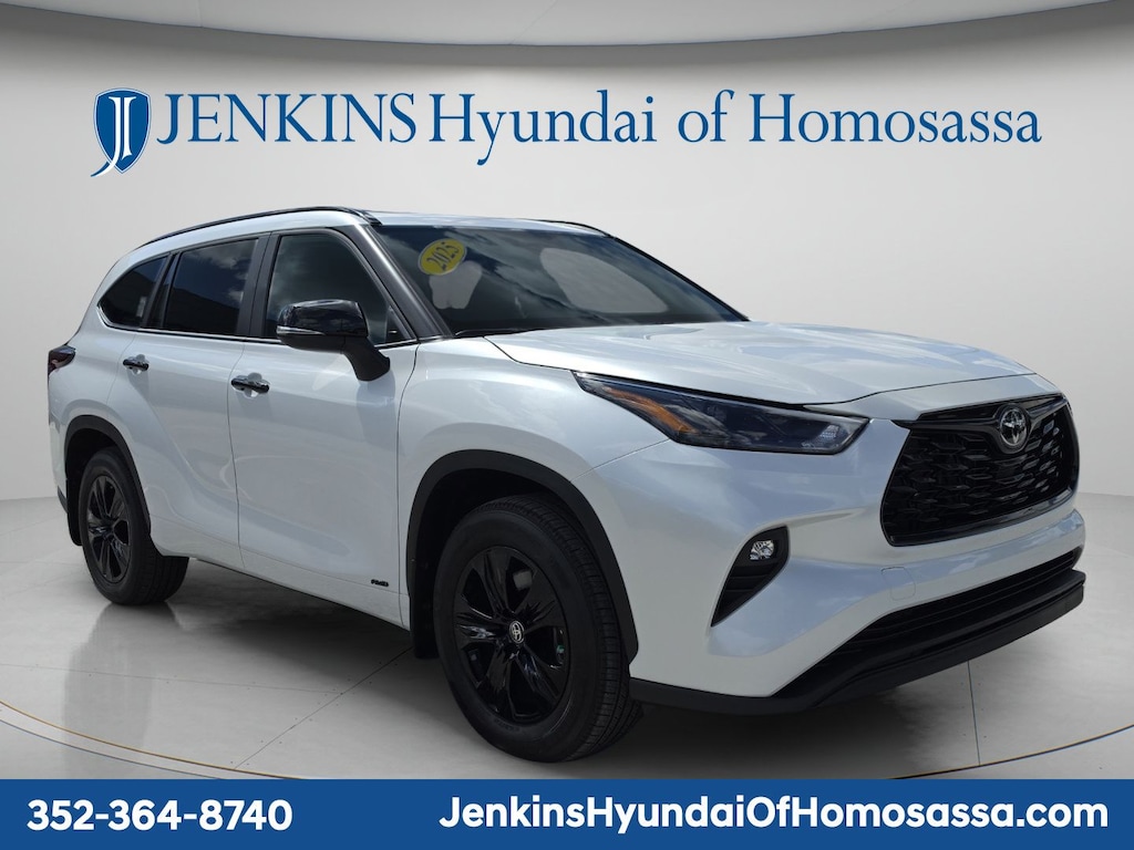 Used 2025 Toyota Highlander Hybrid XLE SUV