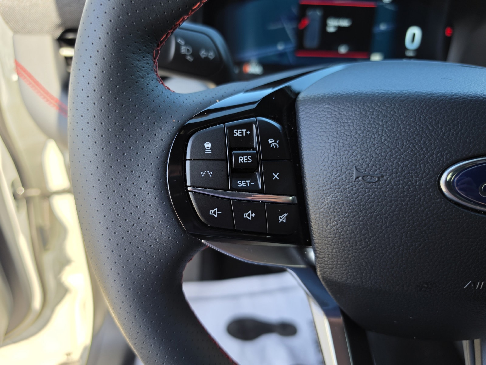 2026 Ford Explorer ST-LINE - Photo 32