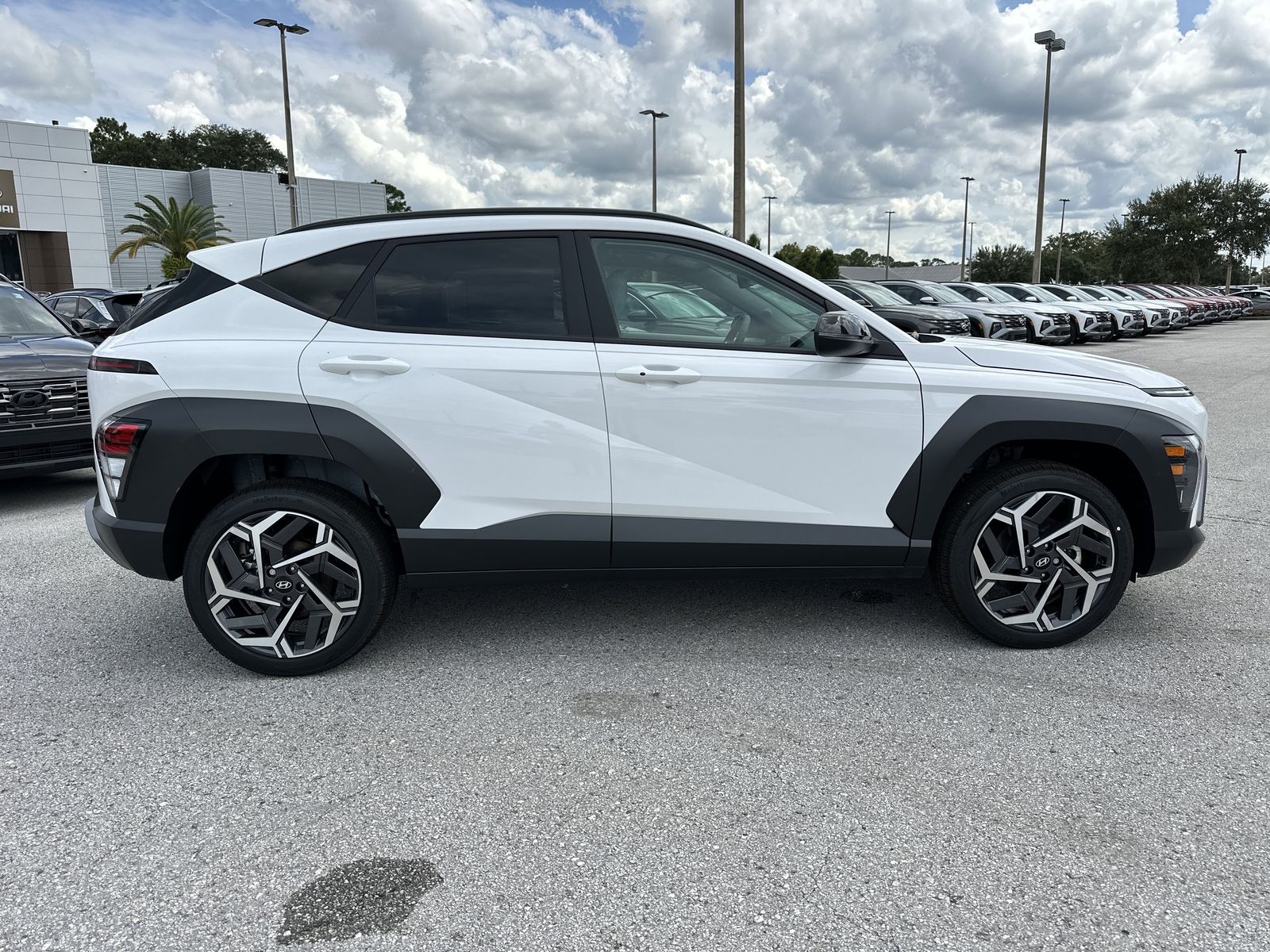 2026 Hyundai Kona SEL photo 2