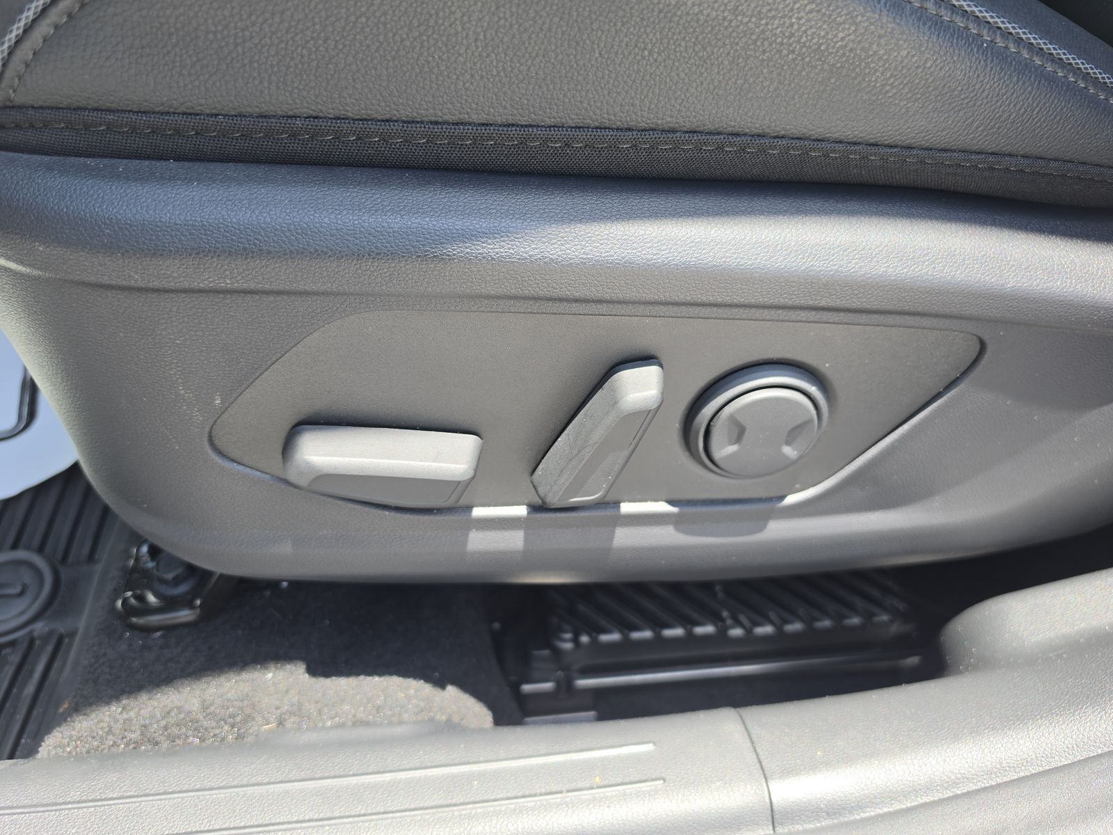 2025 Hyundai Tucson Limited - Photo 23