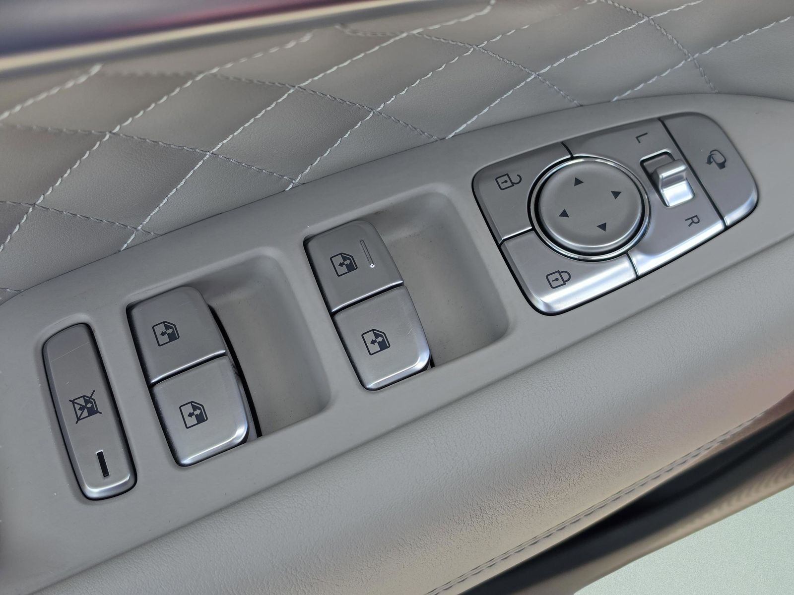 2022 GENESIS G70 Standard - Photo 20