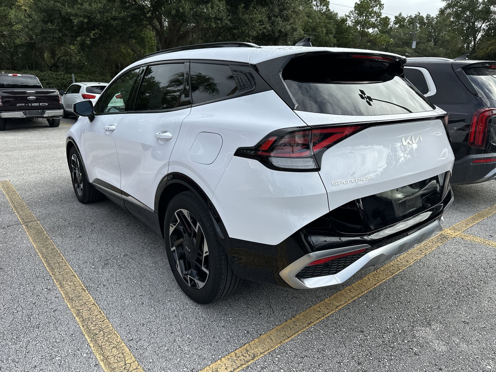 2023 Kia Sportage photo 3