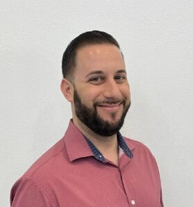 Staff member Dave Schwartz from ID_812116