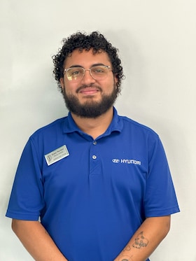 Staff member Kenny Martinez from ID_04bef5