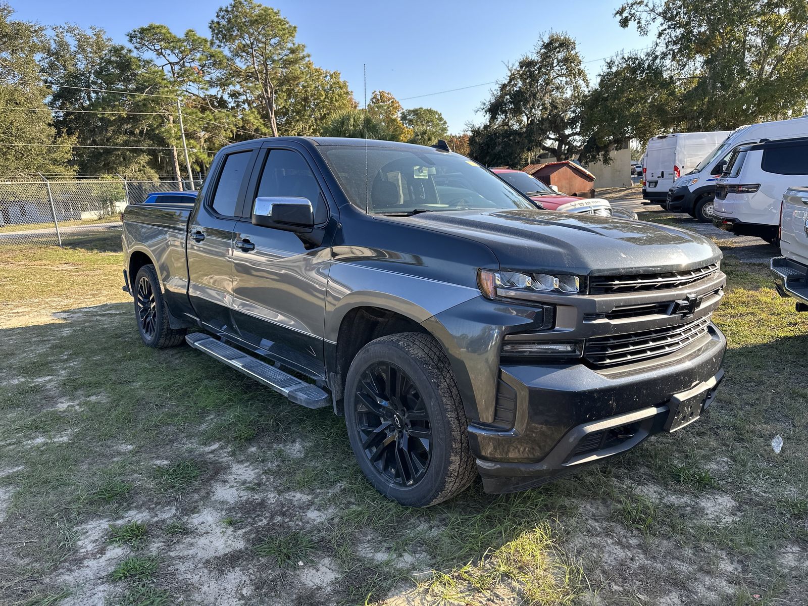 2020 Chevrolet Silverado 1500 LT photo 3