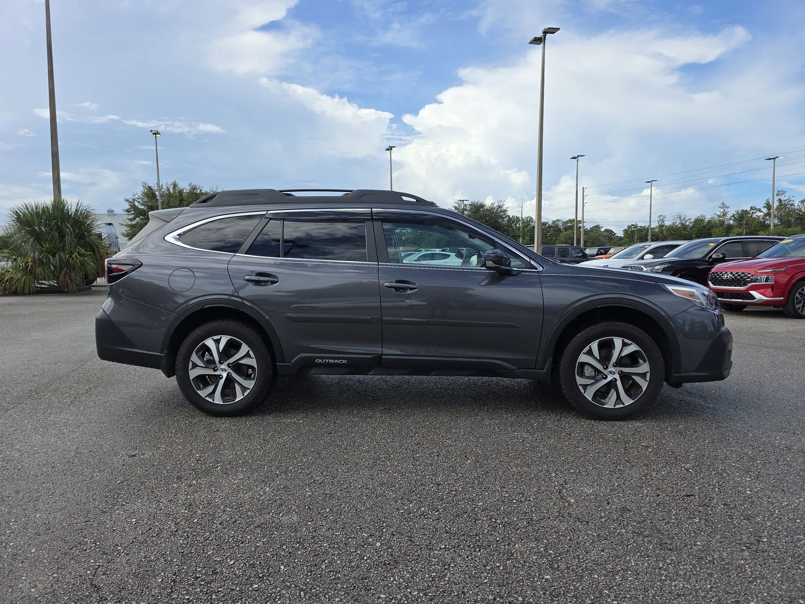 2022 Subaru Outback Limited photo 2