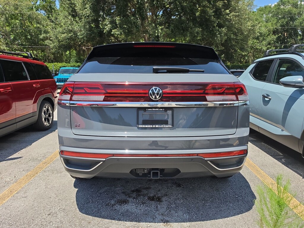 Used 2024 Volkswagen Atlas Cross Sport 2.0T SE w/Technology SUV