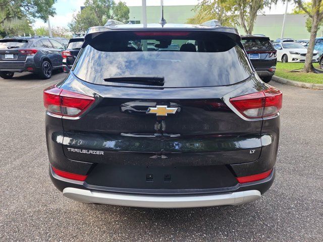 2024 Chevrolet Trailblazer LT photo 3