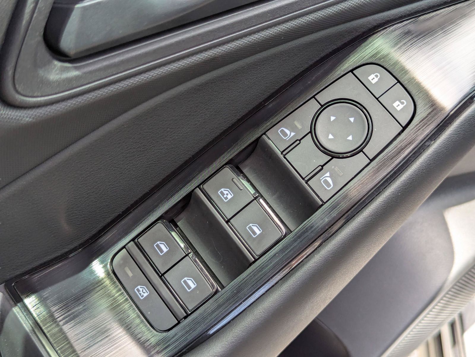 2026 Nissan Rogue S - Photo 62