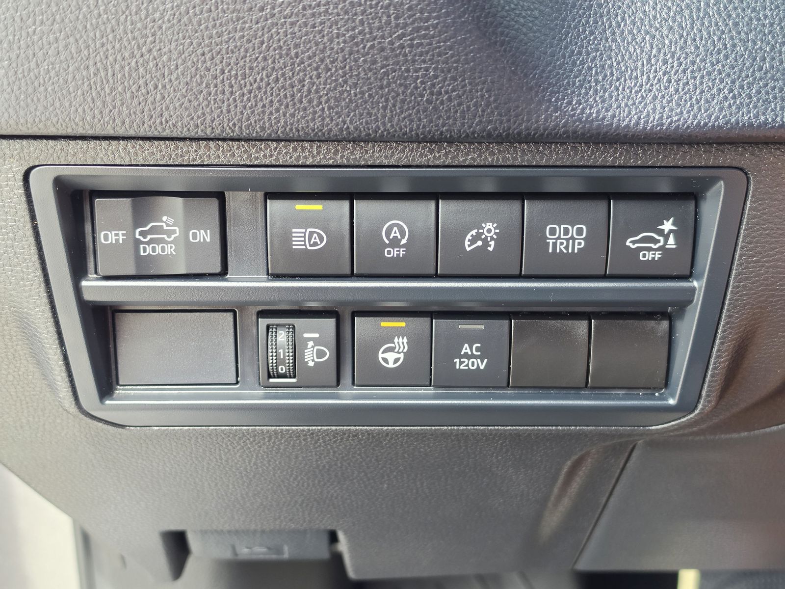 2025 Toyota Tundra SR5 - Photo 28