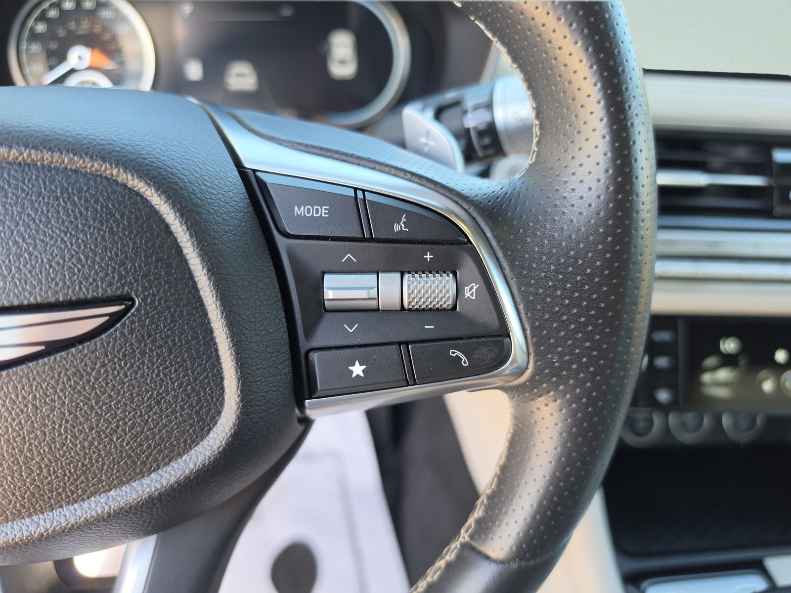 2025 GENESIS G70 Standard - Photo 30