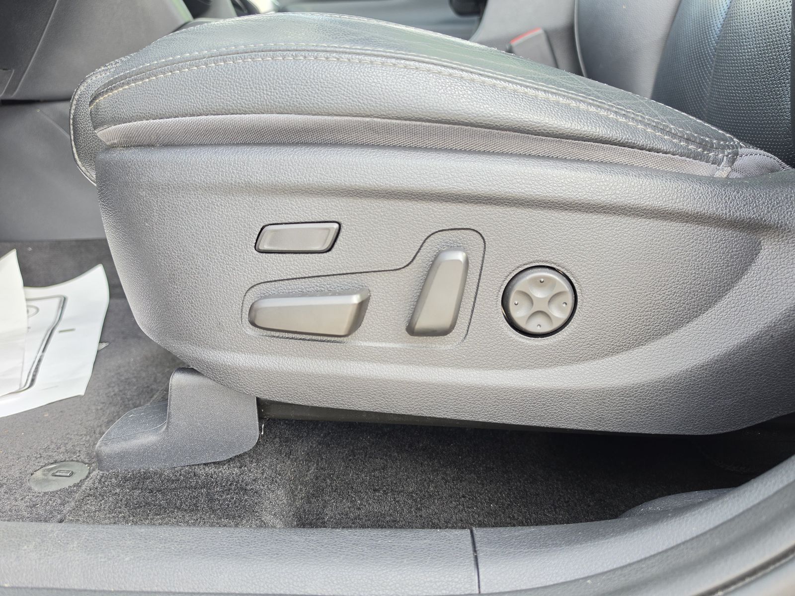 2020 Hyundai Santa Fe Limited - Photo 23