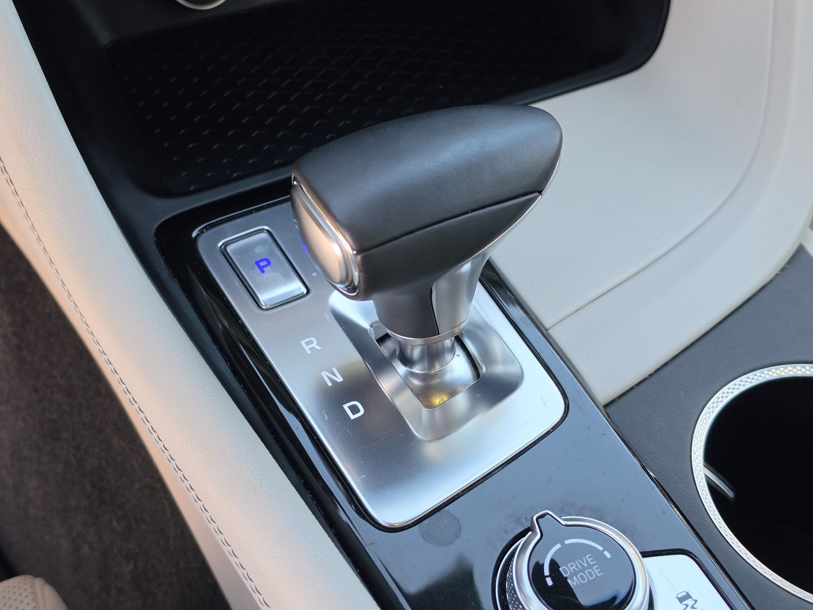 2025 GENESIS G70 Standard - Photo 27