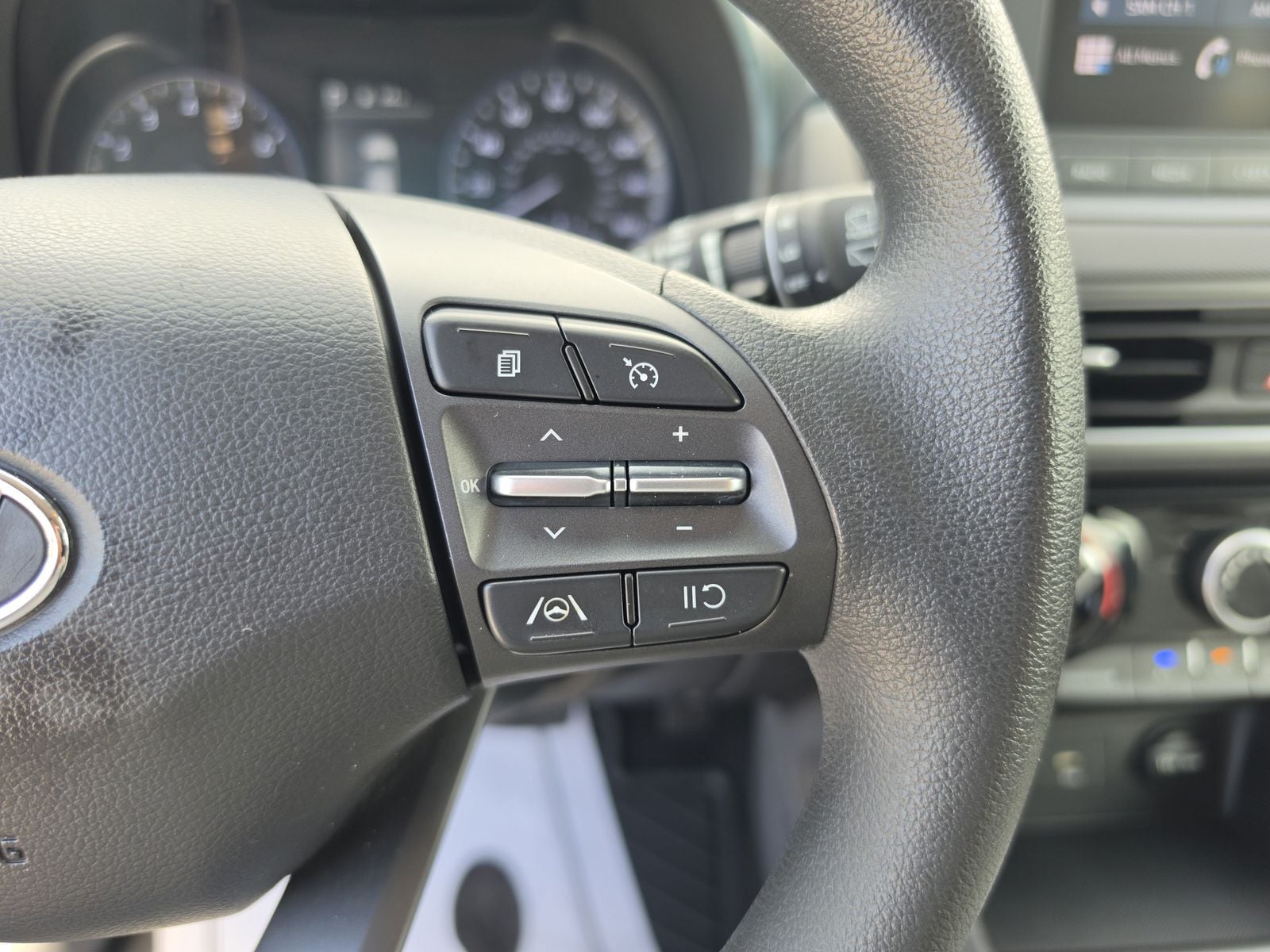 2023 Hyundai Kona SEL - Photo 29
