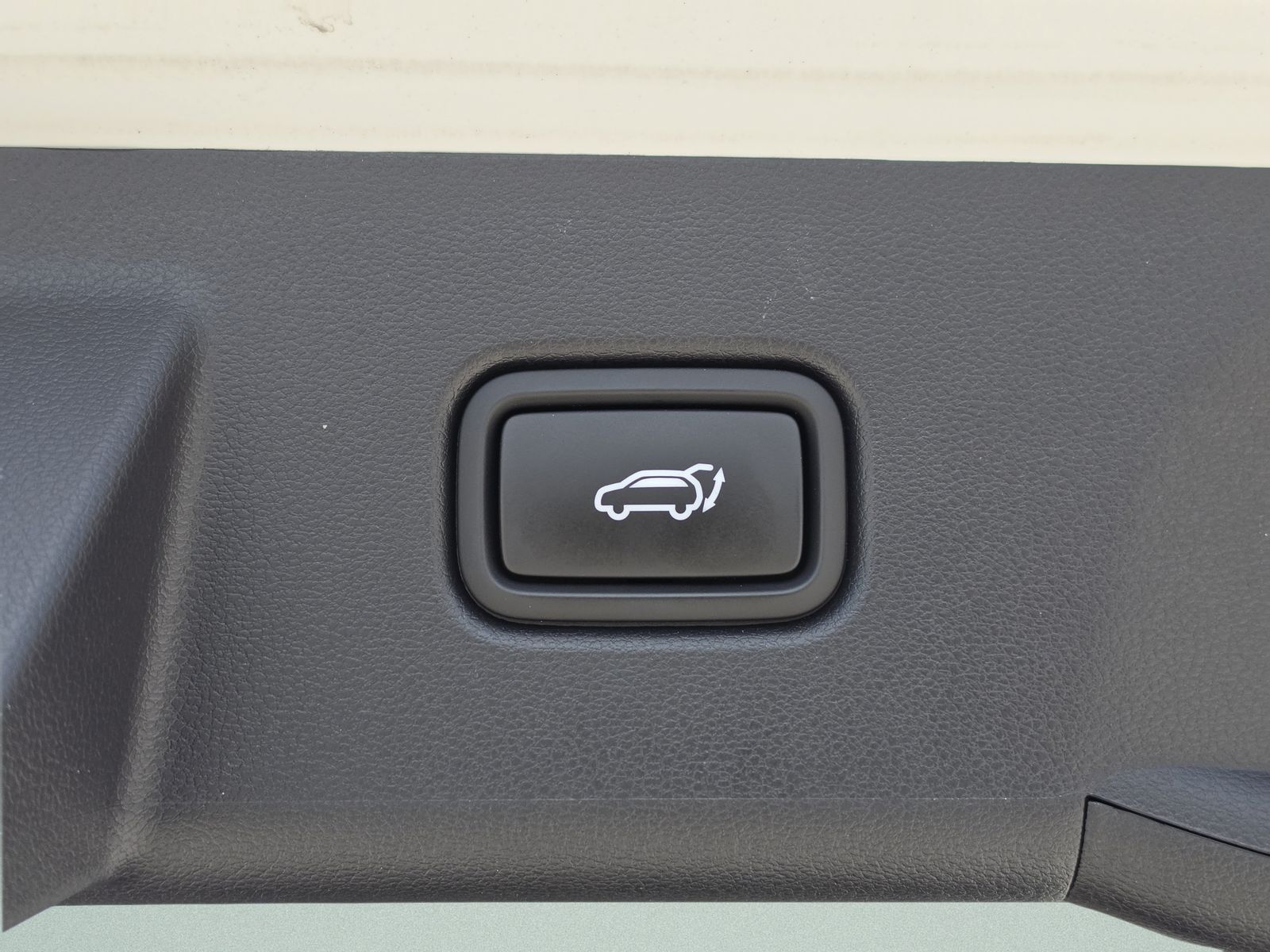 2025 Hyundai Tucson Limited - Photo 14