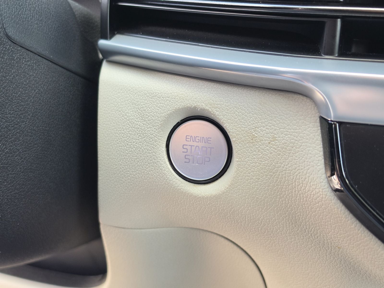 2025 Kia Sorento SX - Photo 38
