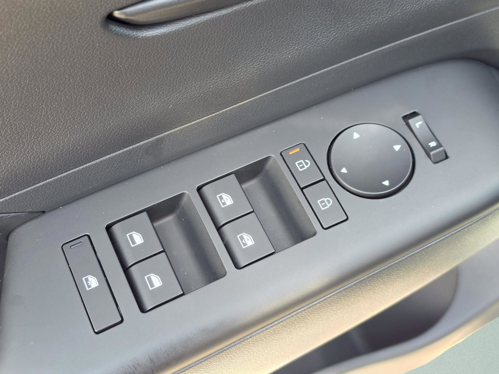 2025 Hyundai Kona SEL Convenience - Photo 20