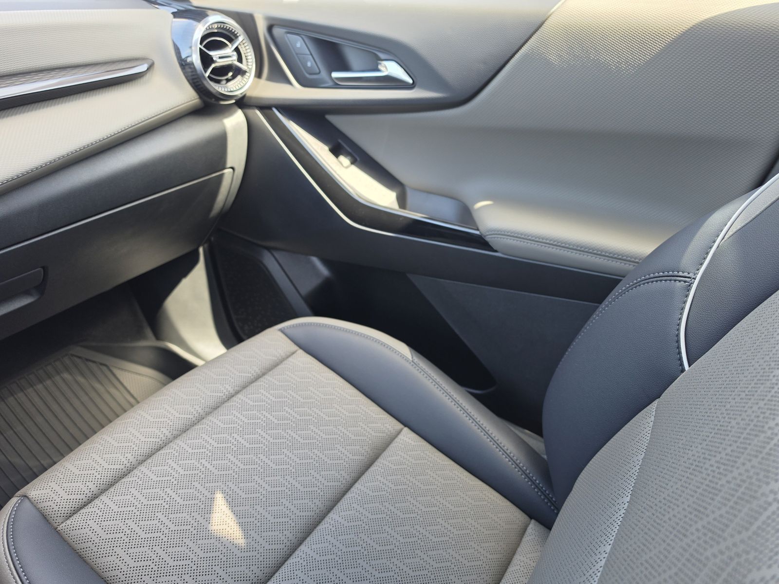 2026 Chevrolet Equinox LT - Photo 21