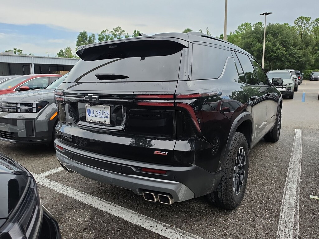 Used 2025 Chevrolet Traverse Z71 SUV