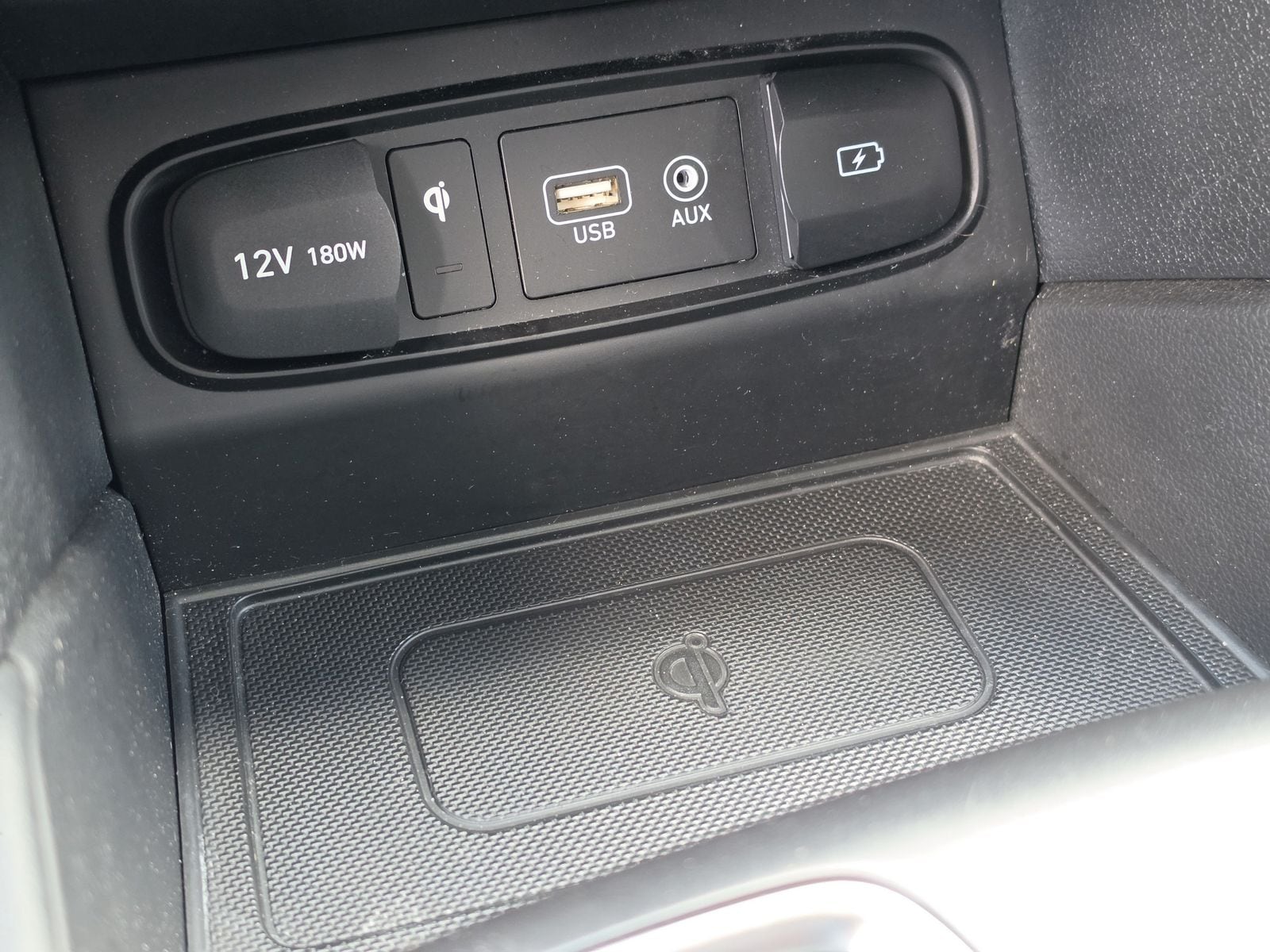 2020 Hyundai Santa Fe Limited - Photo 28