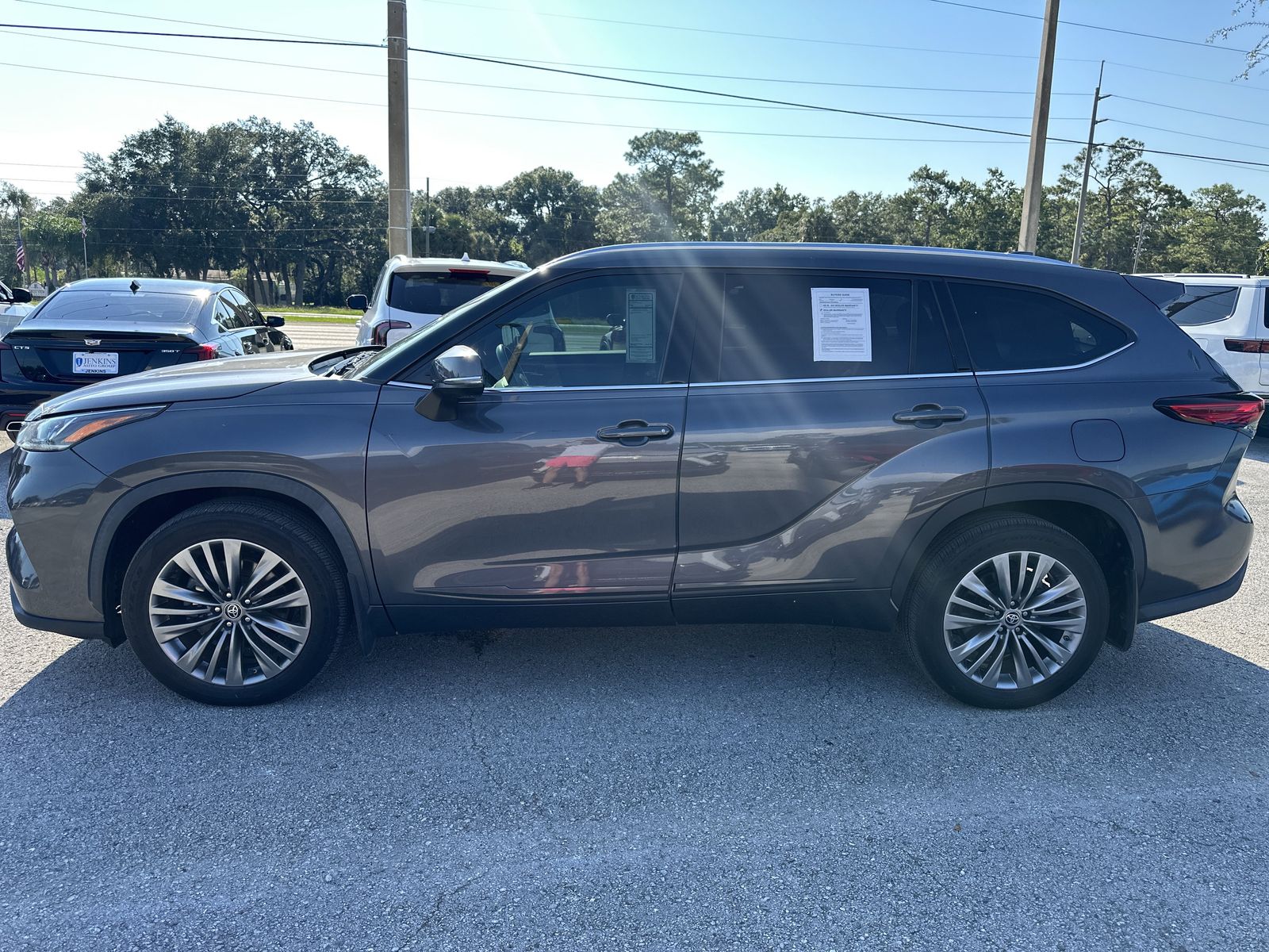 2021 Toyota Highlander Platinum photo 4