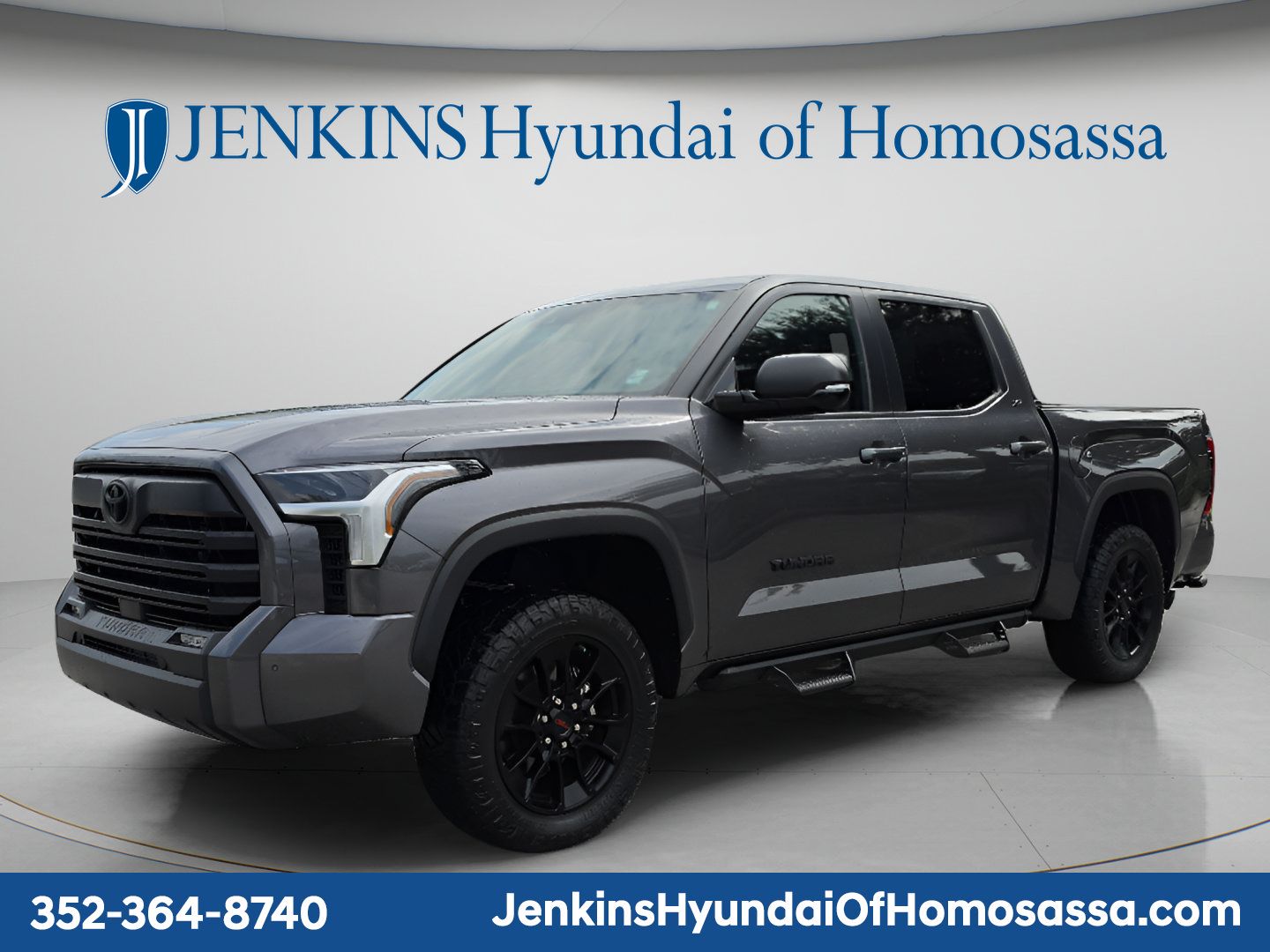 2025 Toyota Tundra SR5 - Photo 10