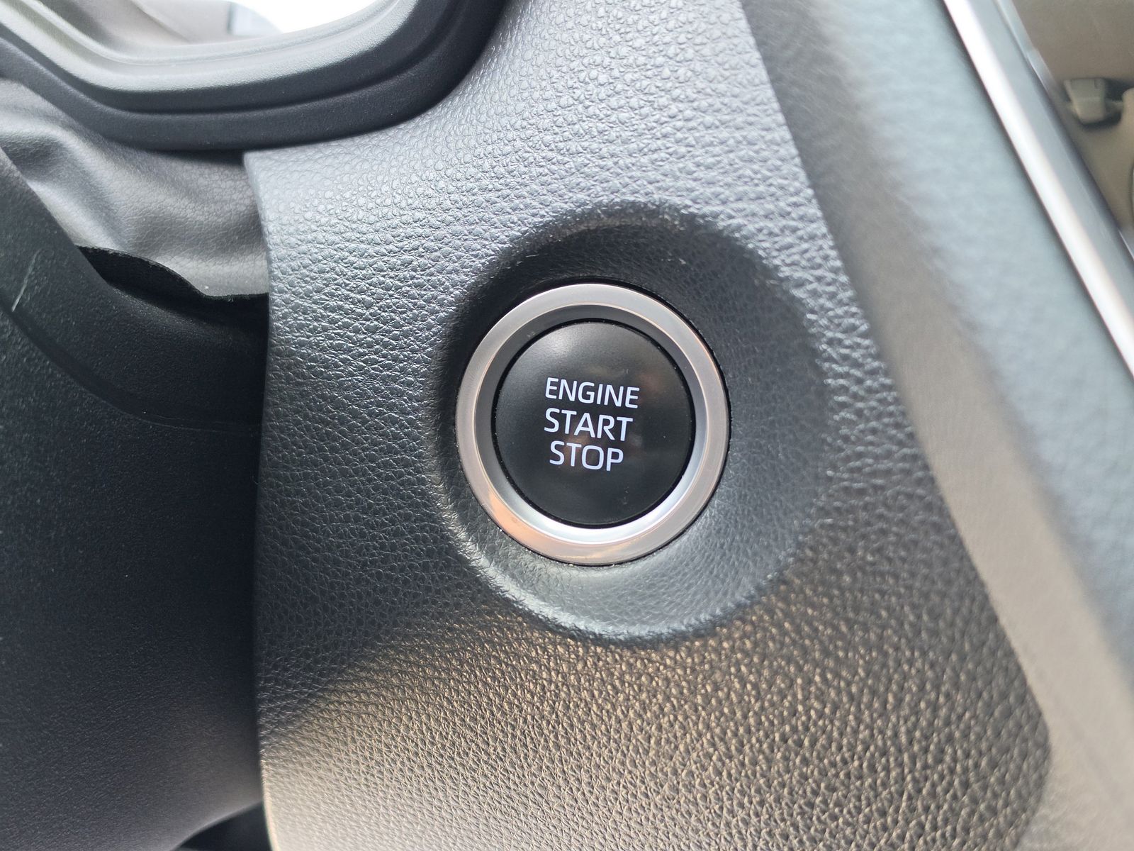2022 Toyota Corolla Cross LE - Photo 36