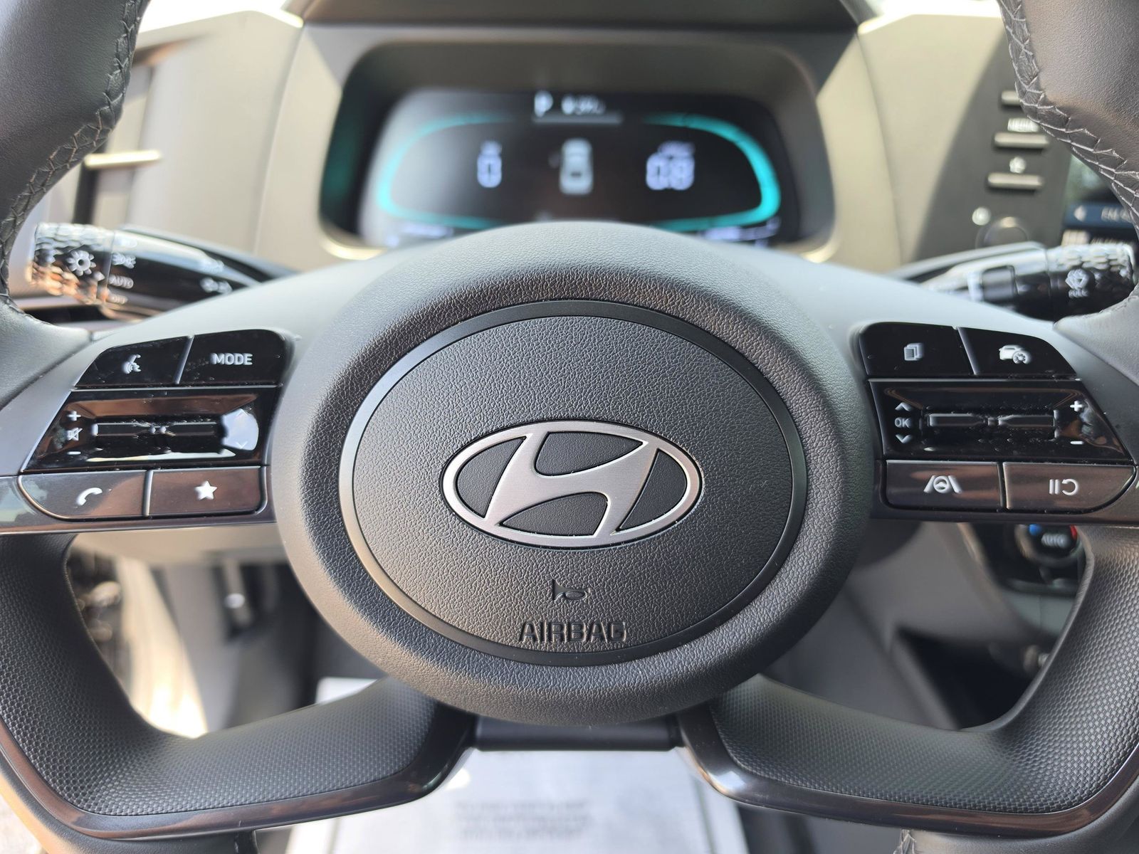 2025 Hyundai Elantra SEL - Photo 30