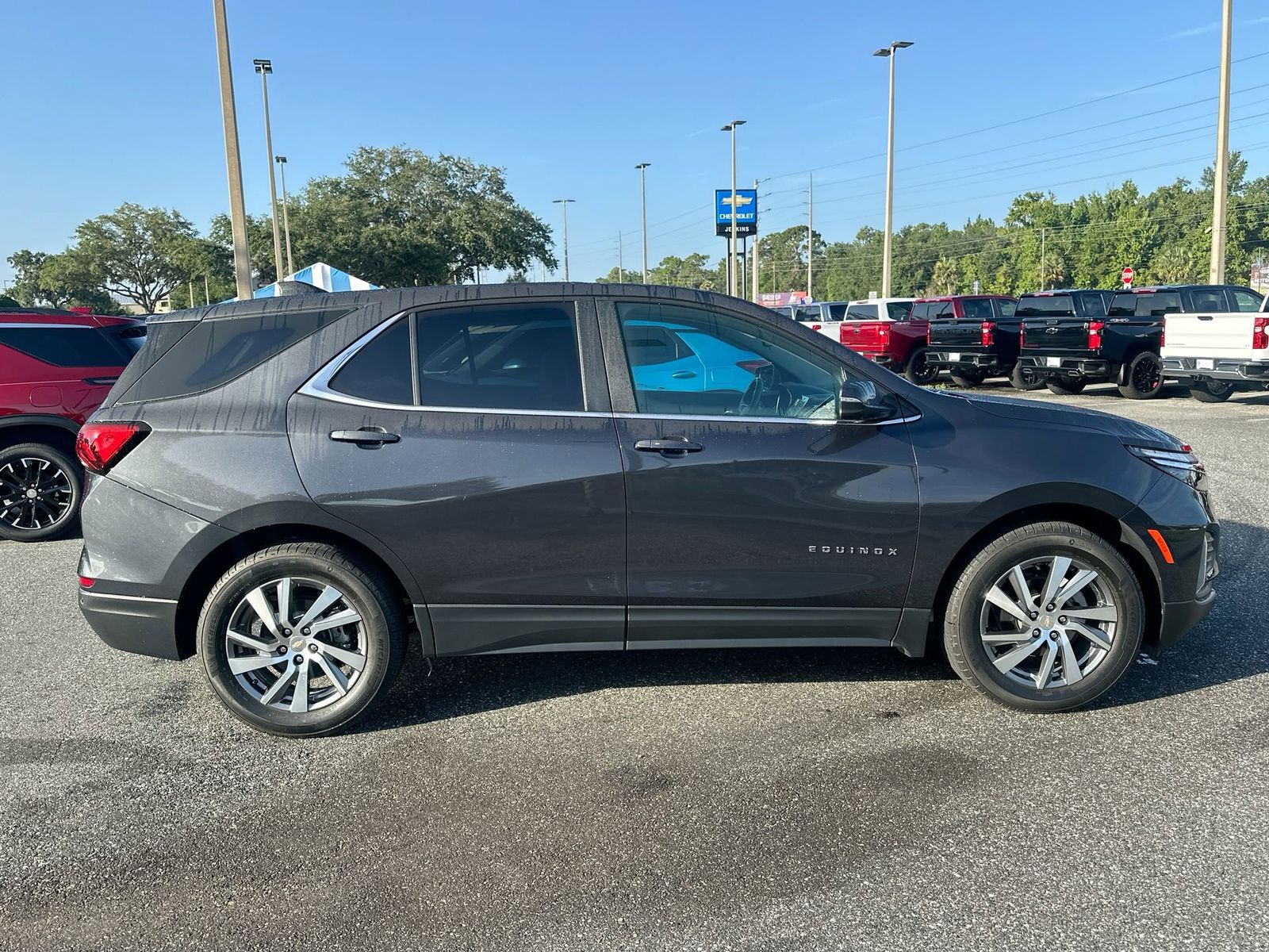 2022 Chevrolet Equinox LT photo 3