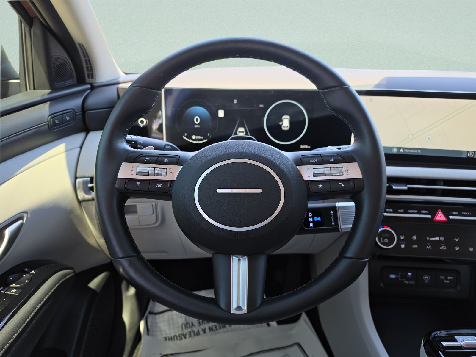 2025 Hyundai Tucson Limited - Photo 17