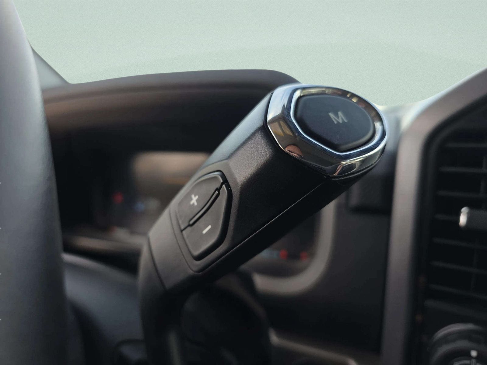 2024 Ford F-150 XLT - Photo 17