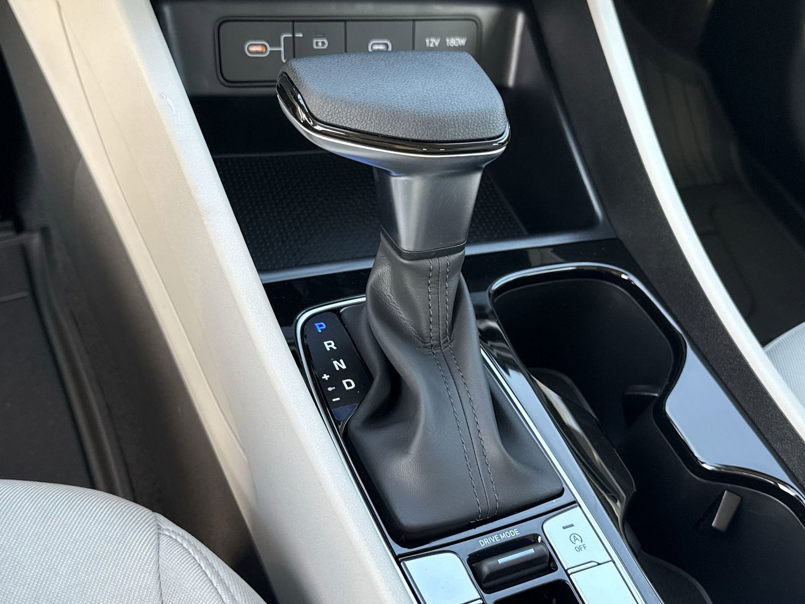 2026 Hyundai Tucson SE - Photo 17