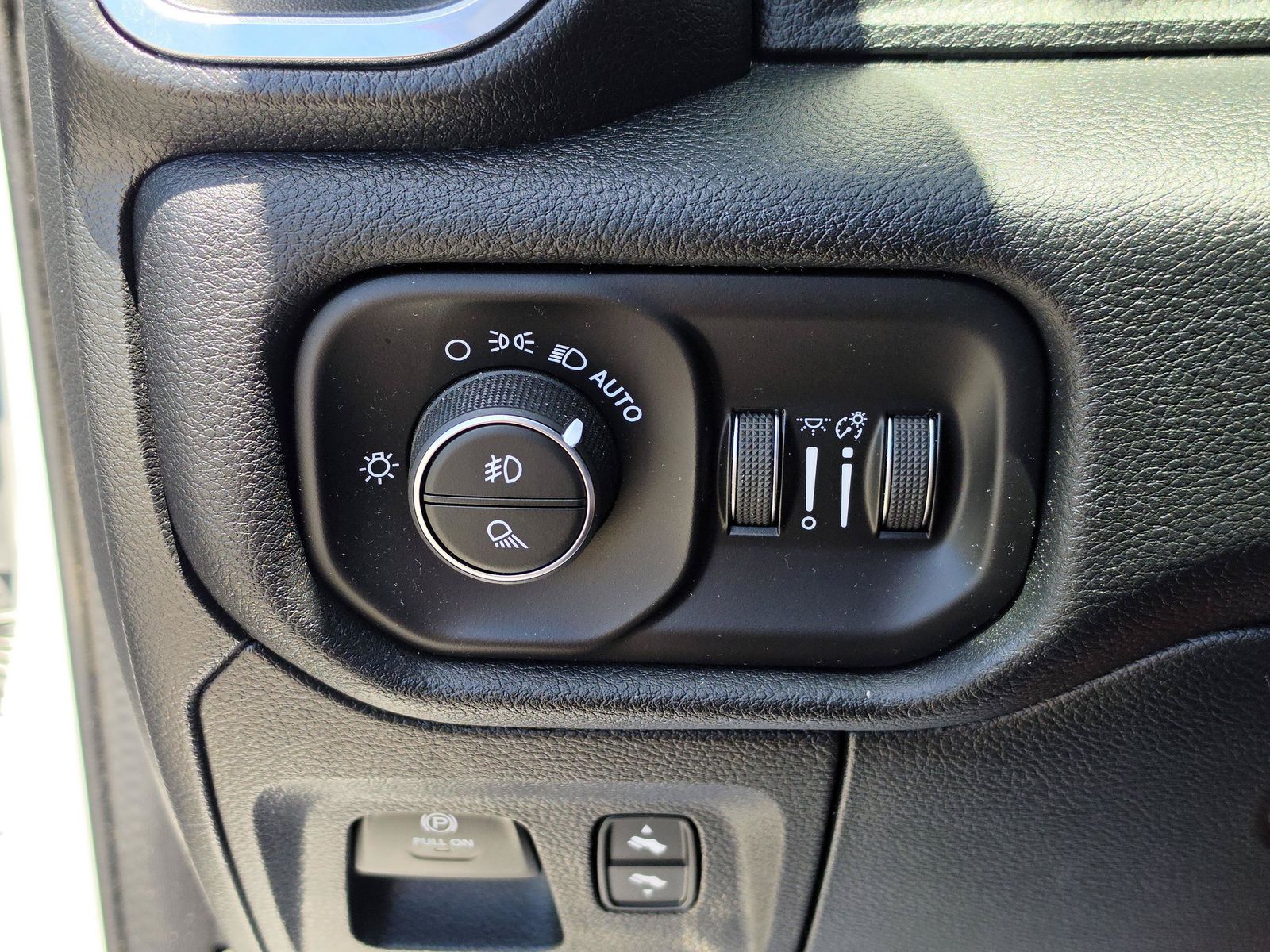 2022 RAM Ram 1500 Pickup Laramie - Photo 28