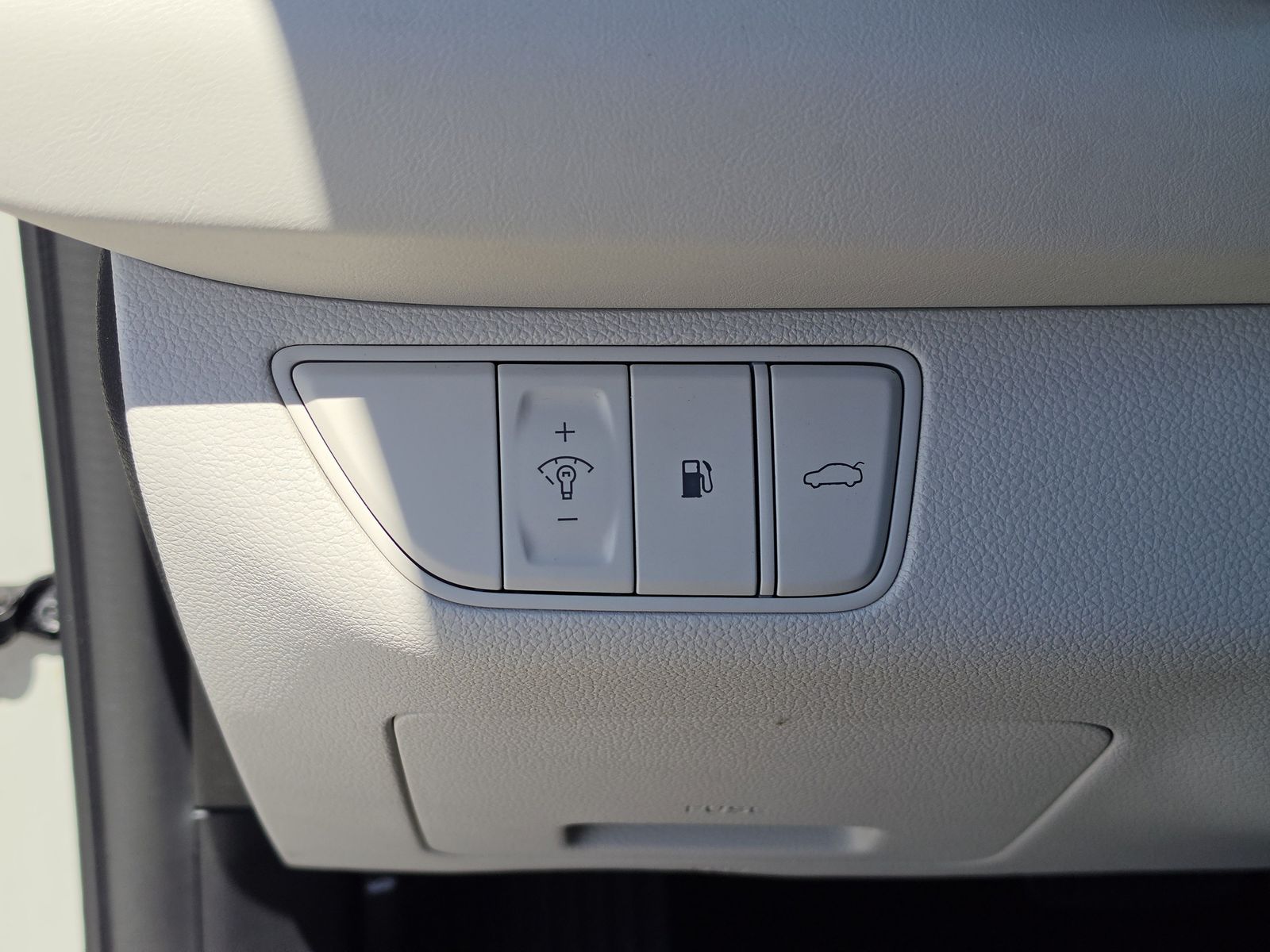 2025 GENESIS G70 Standard - Photo 28
