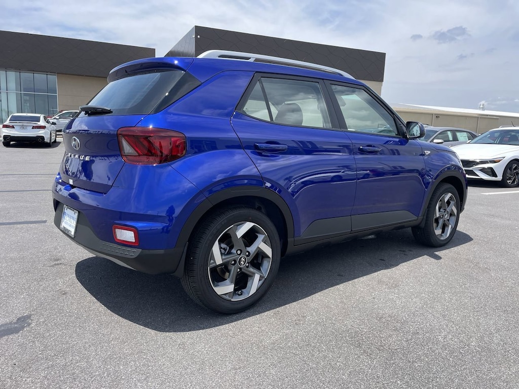 New 2025 Hyundai Venue Limited SUV