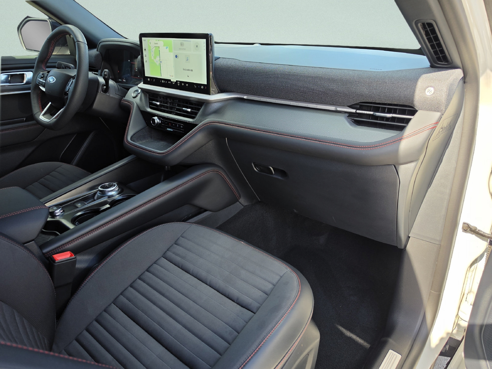 2026 Ford Explorer ST-LINE - Photo 14