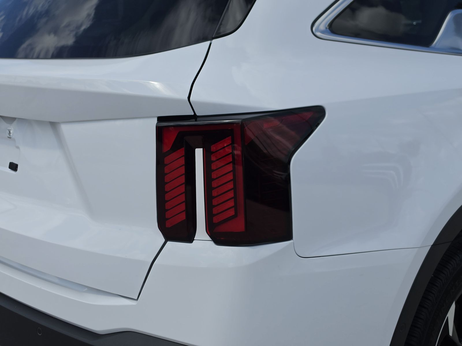 2025 Kia Sorento SX - Photo 14