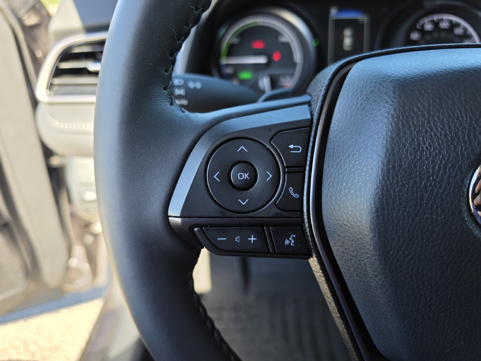 2024 Toyota Camry SE - Photo 32