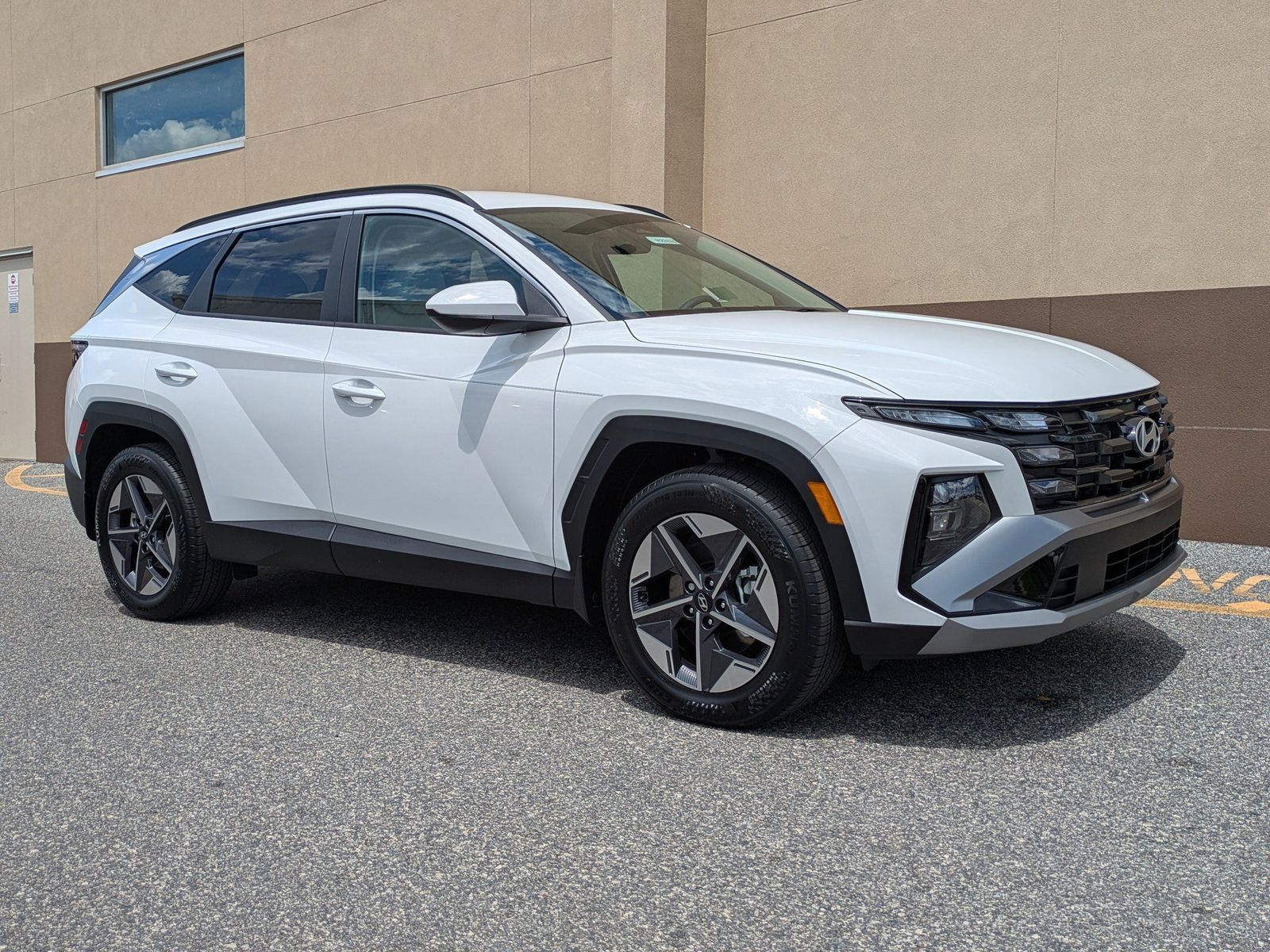 2025 Hyundai Tucson SEL photo 2