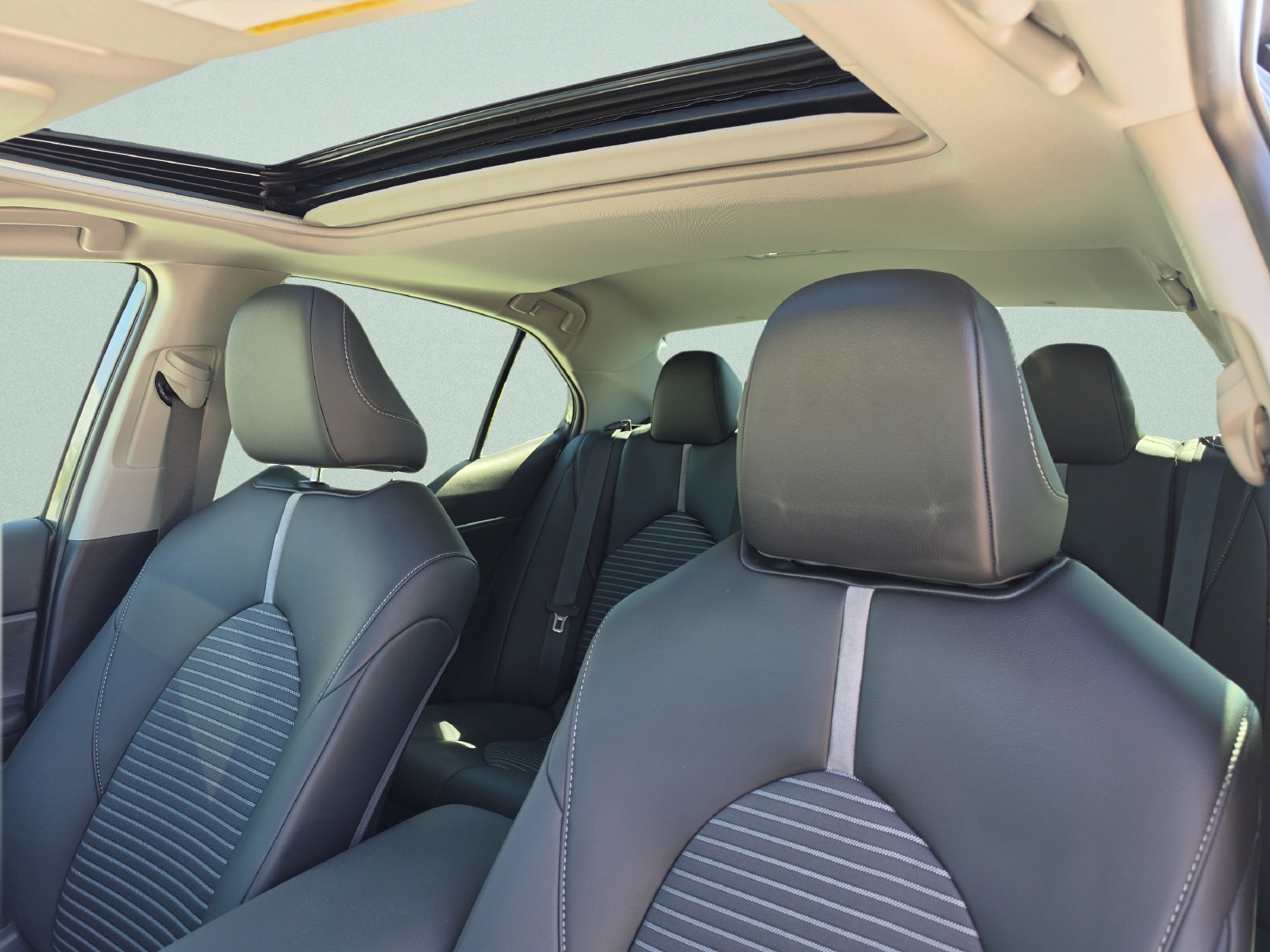 2024 Toyota Camry SE - Photo 26