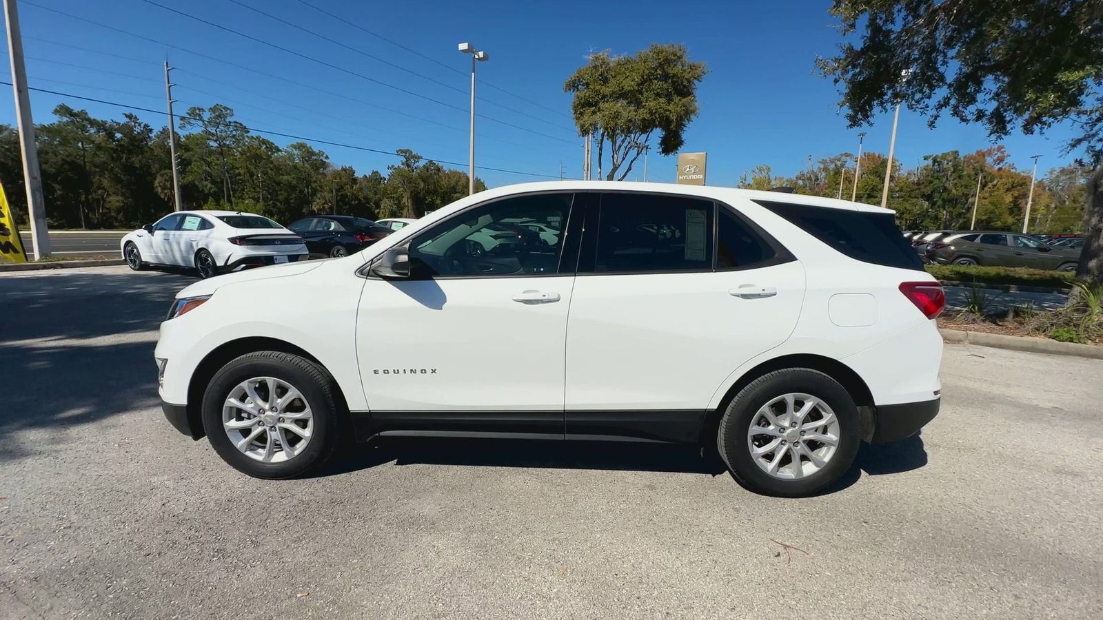 2019 Chevrolet Equinox LS photo 4