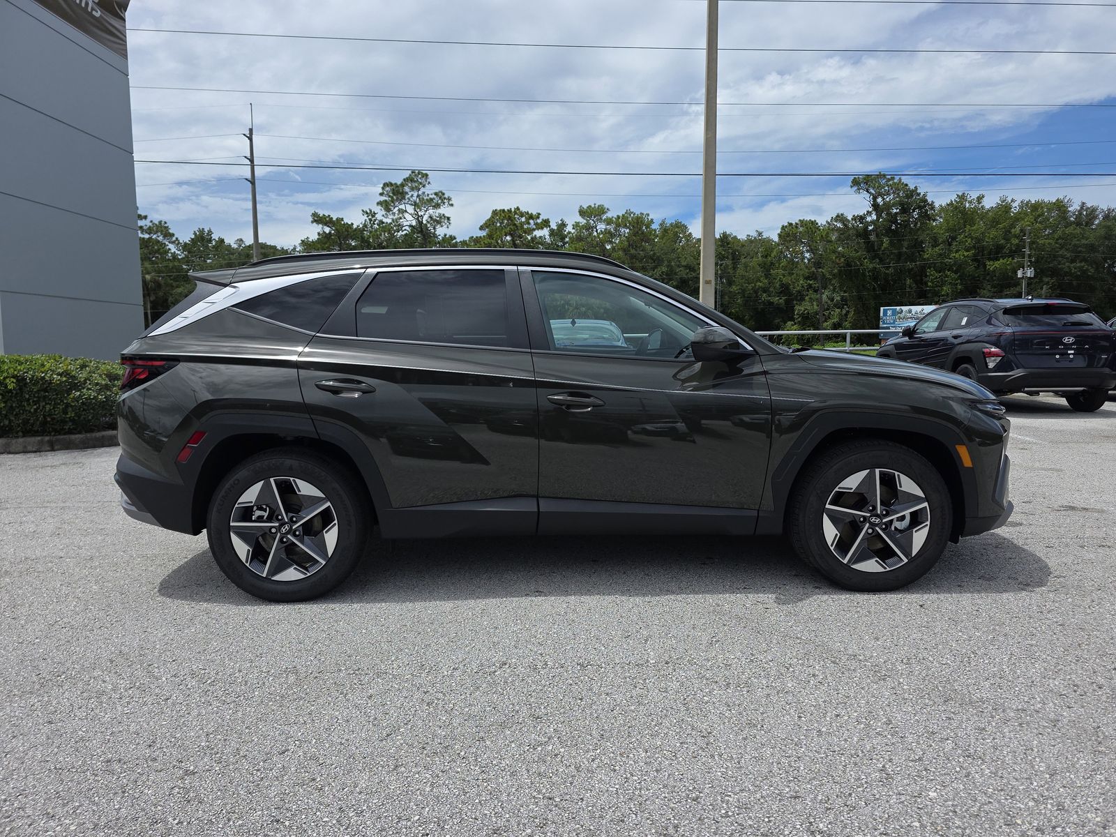 2025 Hyundai Tucson SEL photo 2