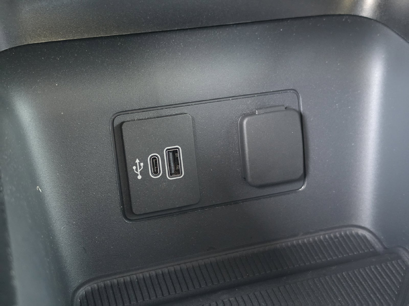 2026 Ford Explorer ST-LINE - Photo 28