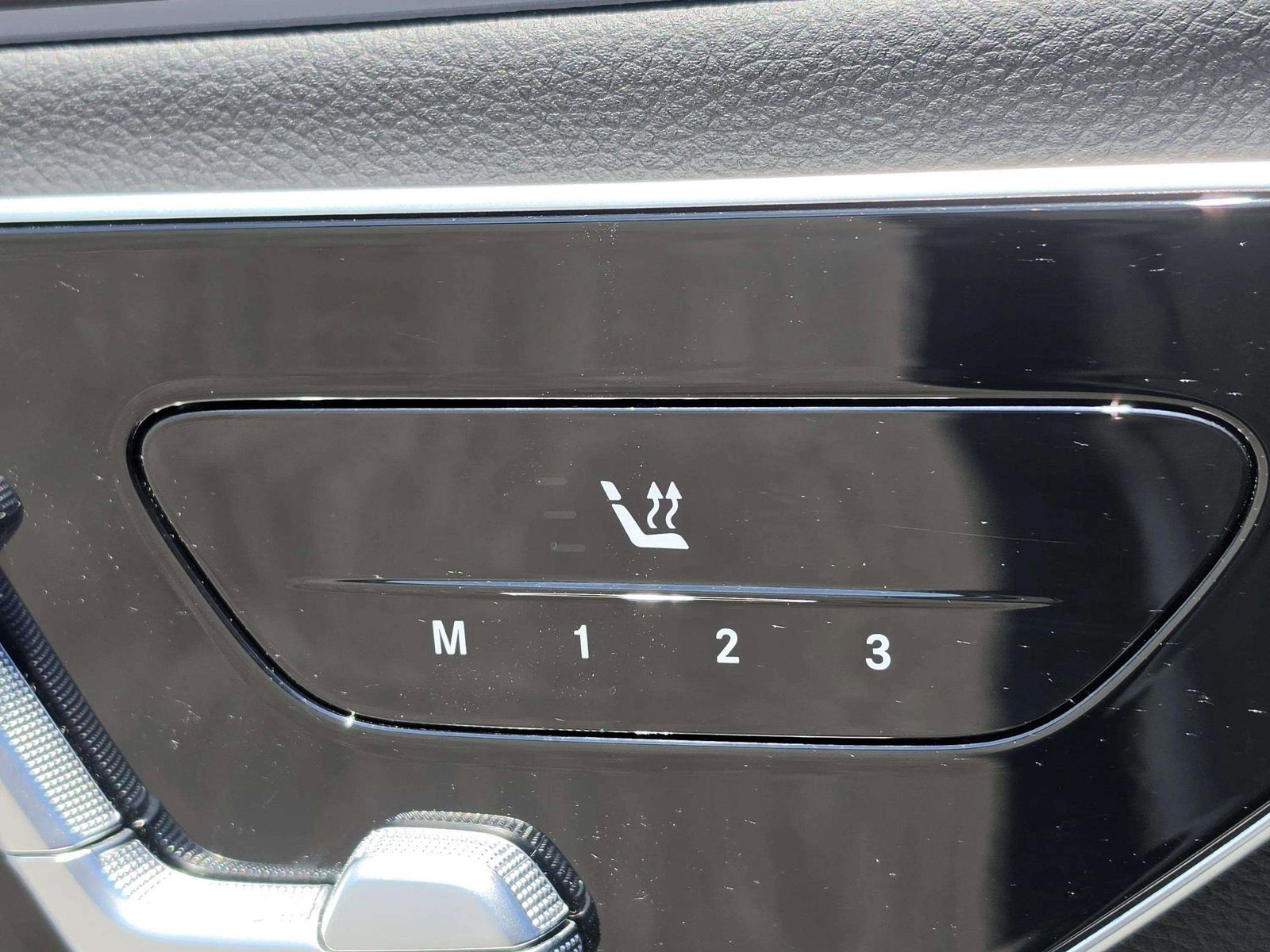 2025 Mercedes-Benz E-Class E350 - Photo 26