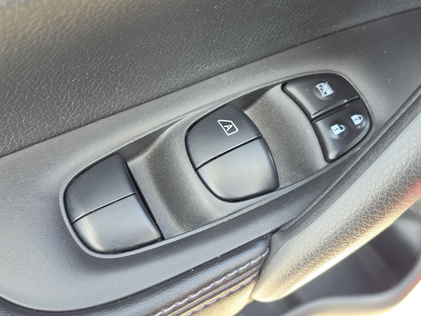 2022 Nissan Rogue Sport SV - Photo 24