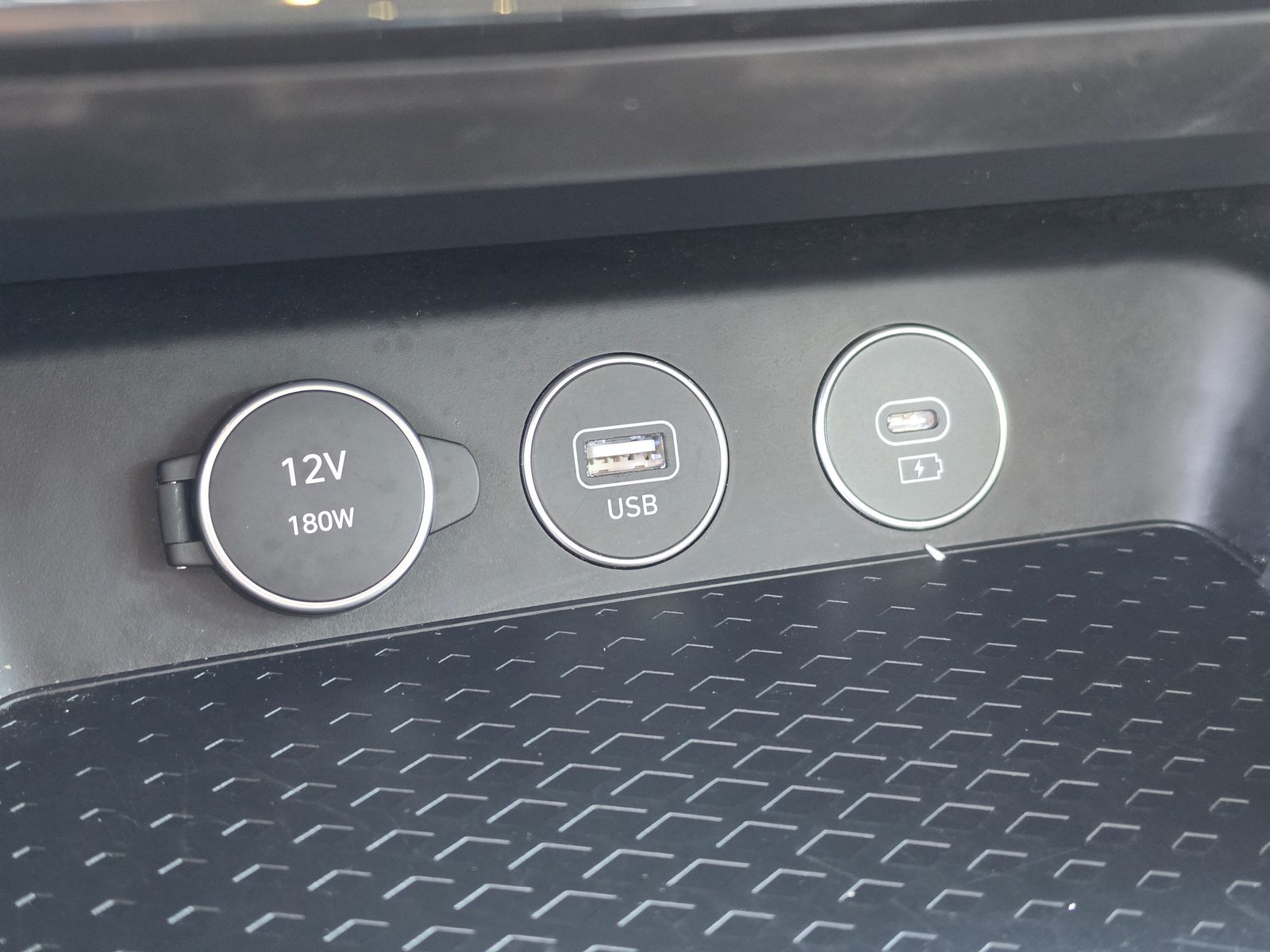 2025 GENESIS G70 Standard - Photo 36